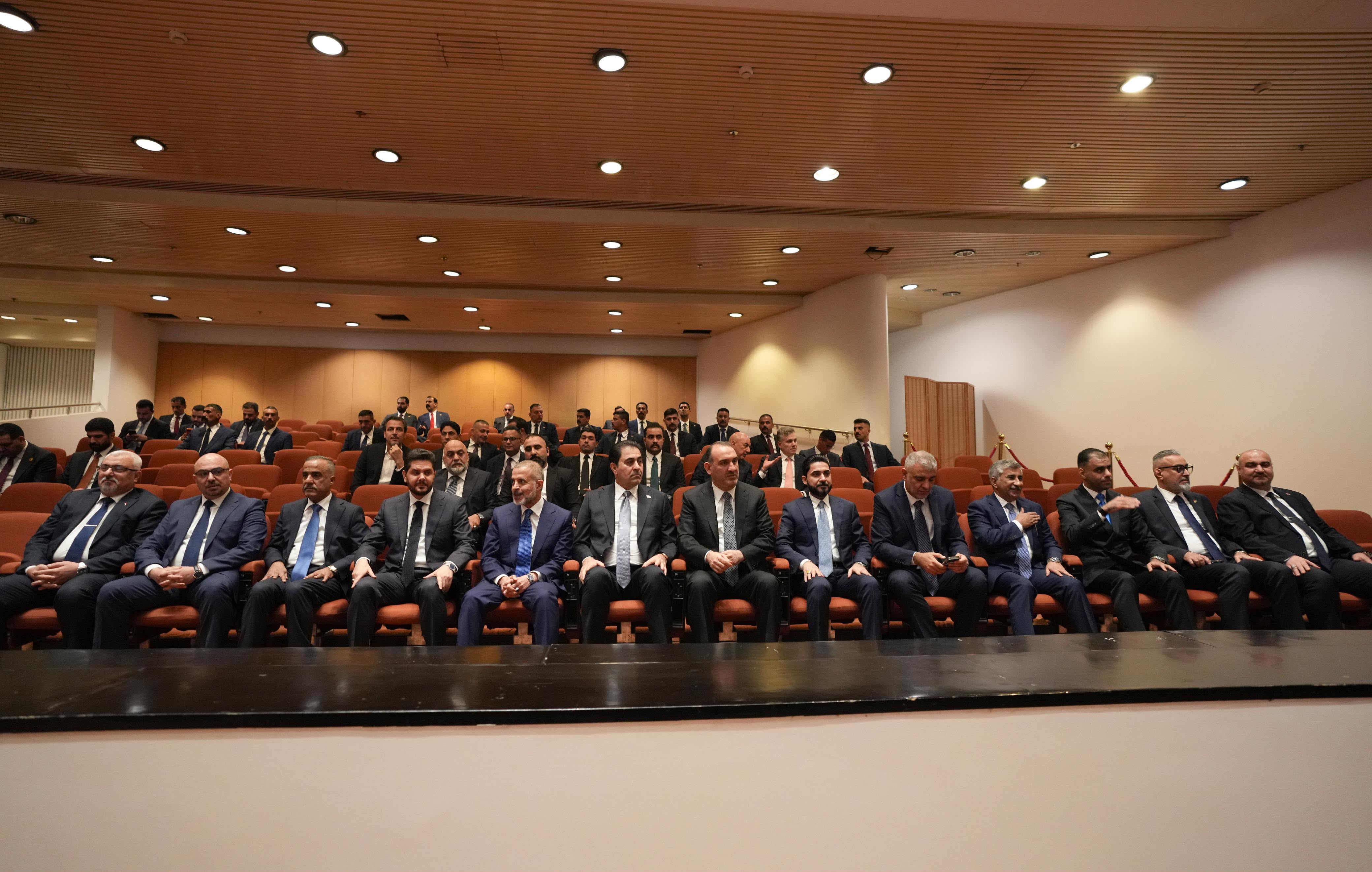 الحلبوسي يفتتح جلسة  استكمال الكابينة الوزارية 