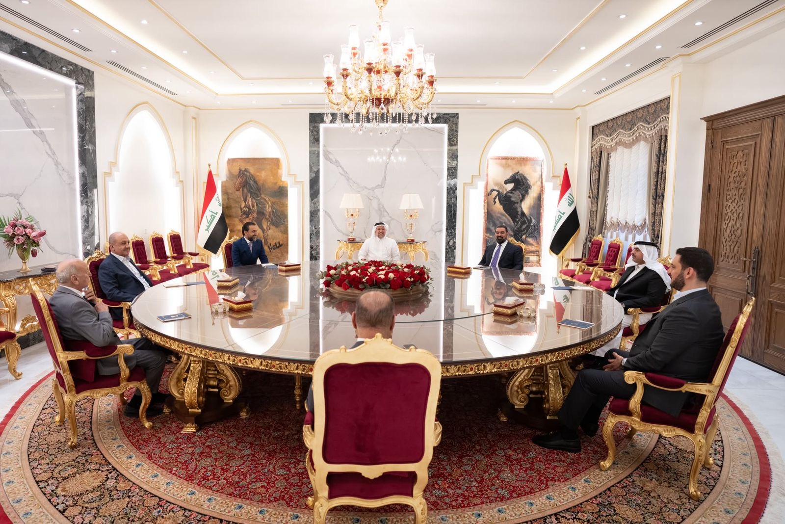 المجلس السياسي يشيد  بمستوى التعاون والتنسيق بين رؤساء السلطات التنفيذية التشريعية والقضائية في متابعة ملفات الفساد