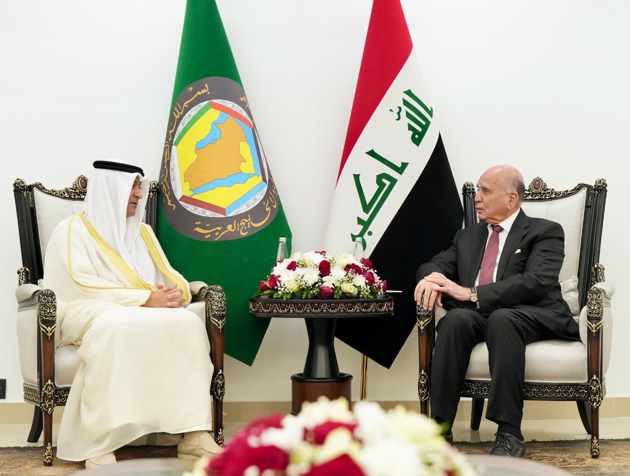 وزير الخارجية يؤكد حرص العراق على تعزيز العلاقات مع دول الخليج العربية