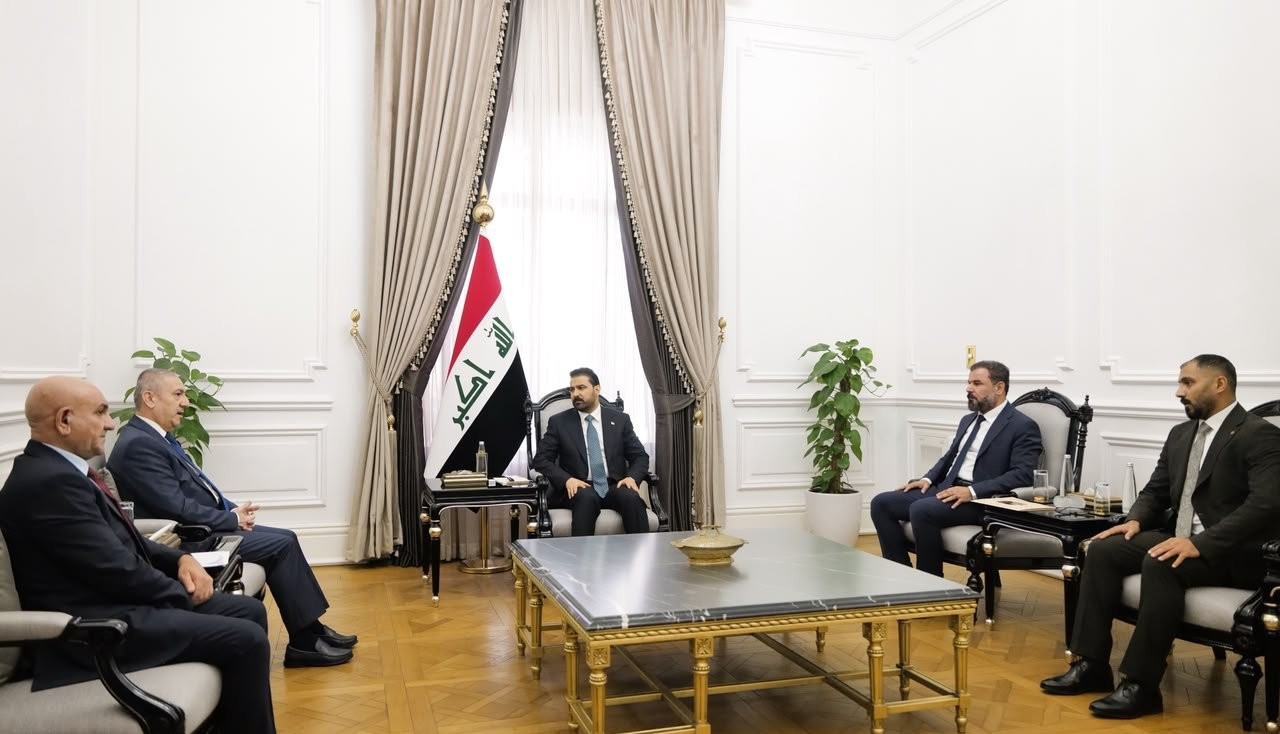 رئيس الوزراء يؤكد اهمية  دعم المؤسسات المعنية بالذاكرة الوطنية و توثيق جرائم النظام السابق