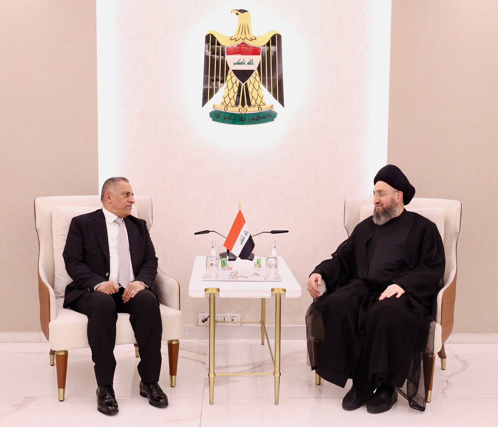 الحكيم يؤكد  اهمية تفعيل التعاون مع دول الجوار والمجتمع الدولي في تسليم المطلوبين وتبادل الخبرات