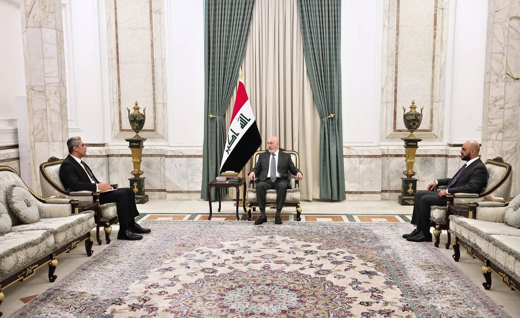 رئيس الجمهورية يؤكد أهمية الدور الذي تضطلع به البعثات الدبلوماسية العراقية في الخارج
