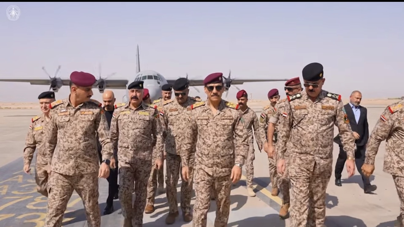 رئيس أركان الجيش يتفقد المياه الإقليمية ويطلع على جاهزية القوة البحرية