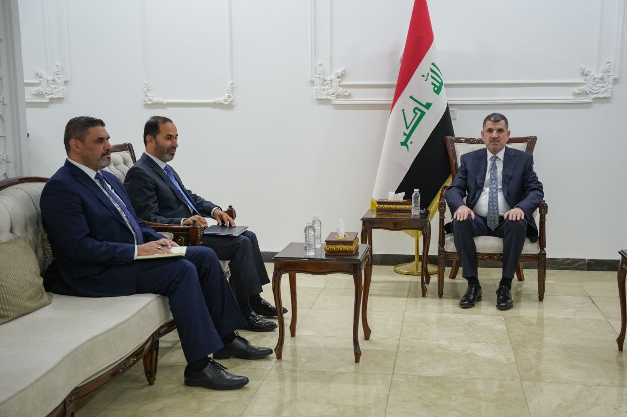 وزير النقل والسفير الأردني يبحثان زيادة الرحلات وافتتاح مكتب لطيران المملكة في بغداد 