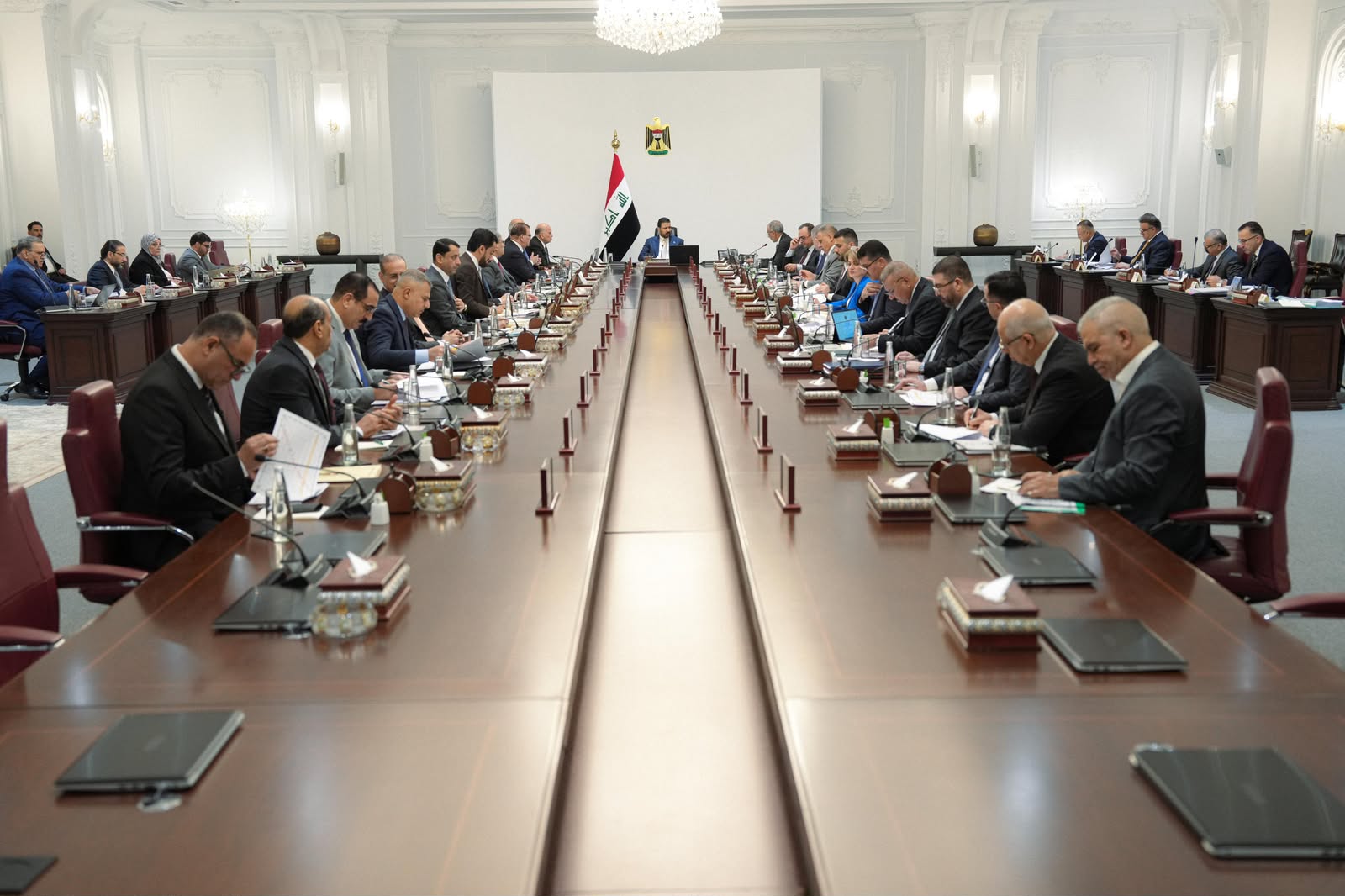 مجلس الوزراء يعقد جلسته الاعتيادية برئاسة الزيدي ويتخذ عدة قرارات